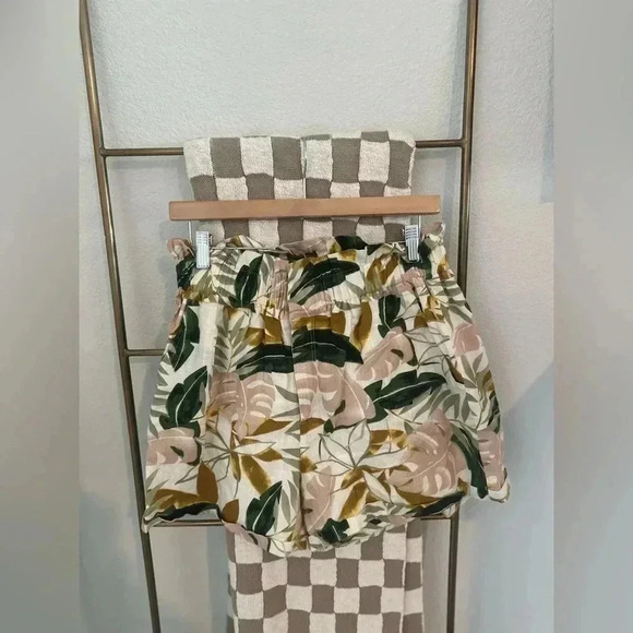 O.P.T SHORTS SIZE LARGE - Picture 1 of 6